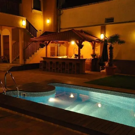 Eszti Vendeghaz Gasthuis *