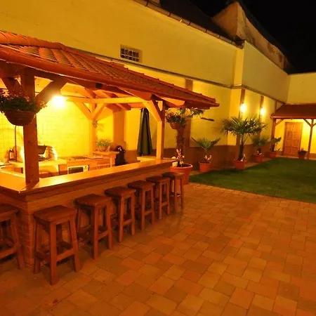 Gasthuis Eszti Vendeghaz Debrecen